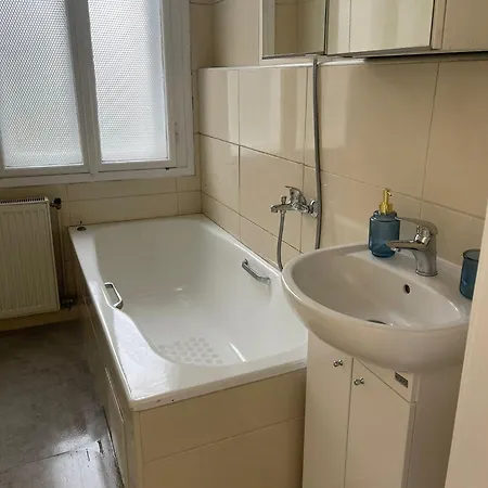Danubia Apartment *